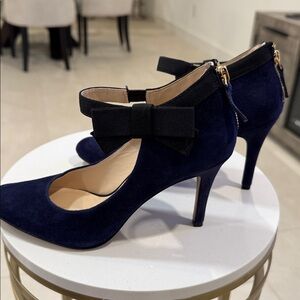 Navy Blue Stiletto’s, Suede w/Bow on-side, Size 6, B - Nine West